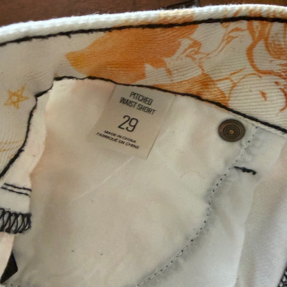 BDG Urban Outfitters Pitched Waist Graphic Print Denim Shorts White Orange Sz 29 - Picture 5 of 9